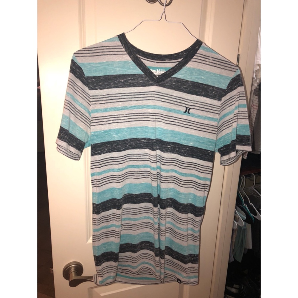 Men’s NWOT Hurley V-neck